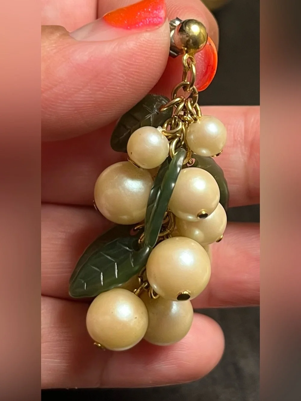 Avon Pearlesque Grape Cluster Dangling Post Earrings 1997 Faux Jade Accent